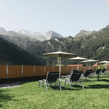 ホテル クラウスナーホフ トゥクス