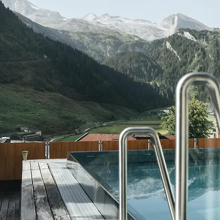 クラウスナーホフ ホテル トゥクス